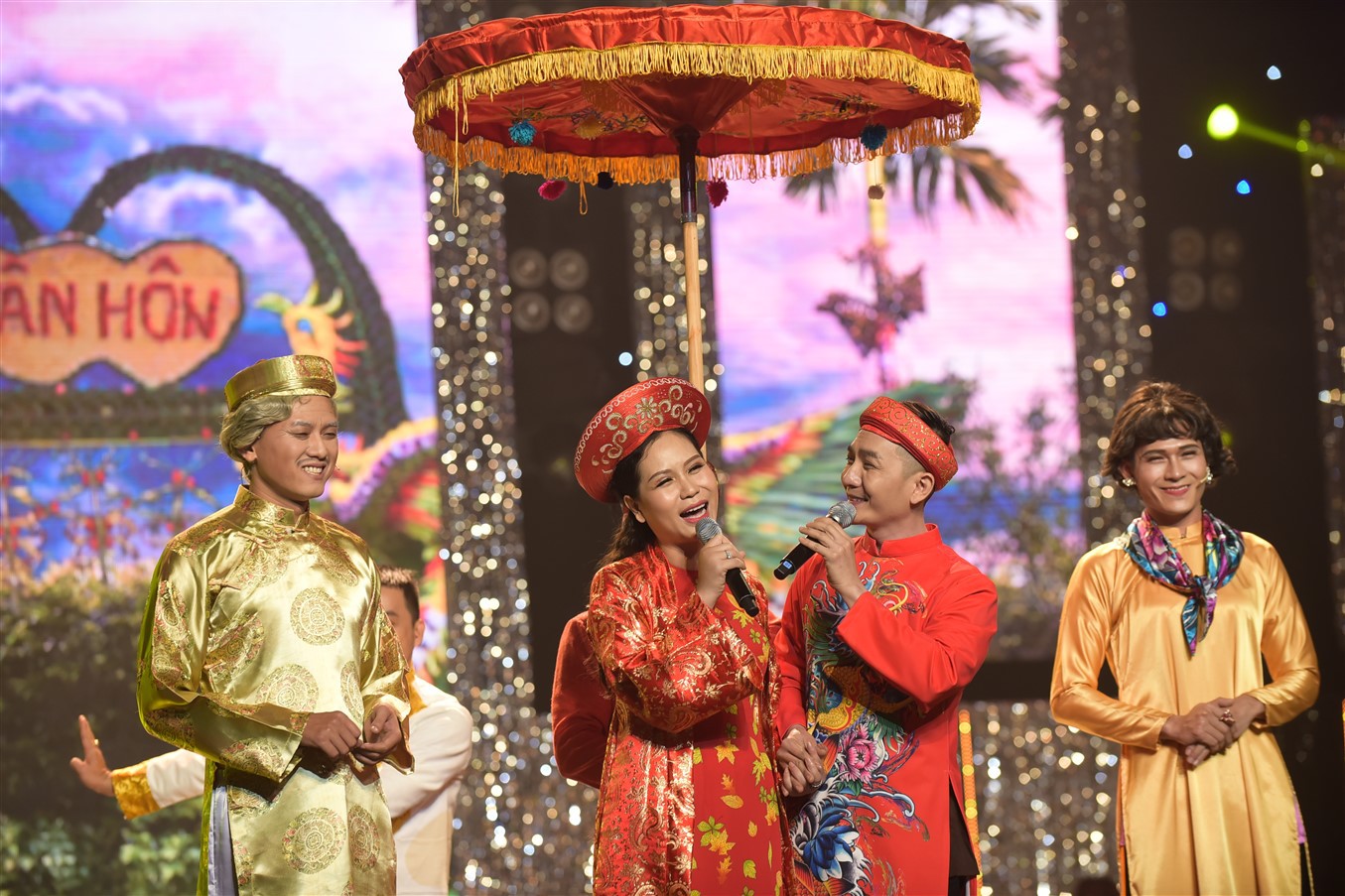 Thánh nữ Bolero Jang Mi được danh ca Phương Dung khen ngợi hết lời Thánh nữ Bolero Jang Mi được danh ca Phương Dung khen ngợi hết lời